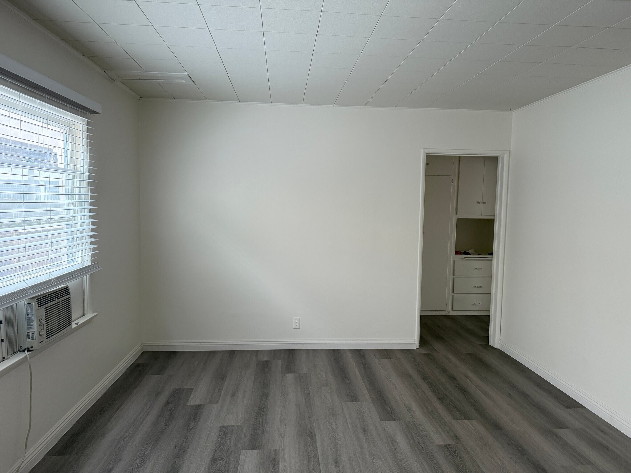 Building Photo - 3646 Vinton Ave