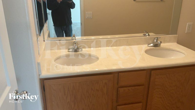 Building Photo - 617 Brinkburn Point Ave