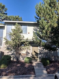 Building Photo - 6315 St Nicholas Cir