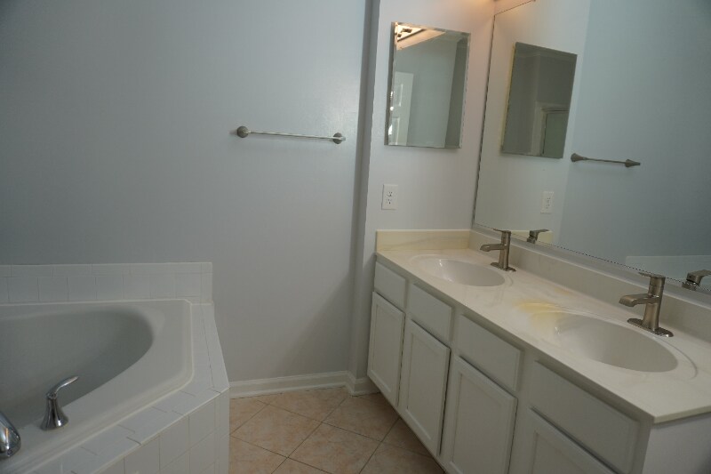 Building Photo - 5218 Castlestone Dr