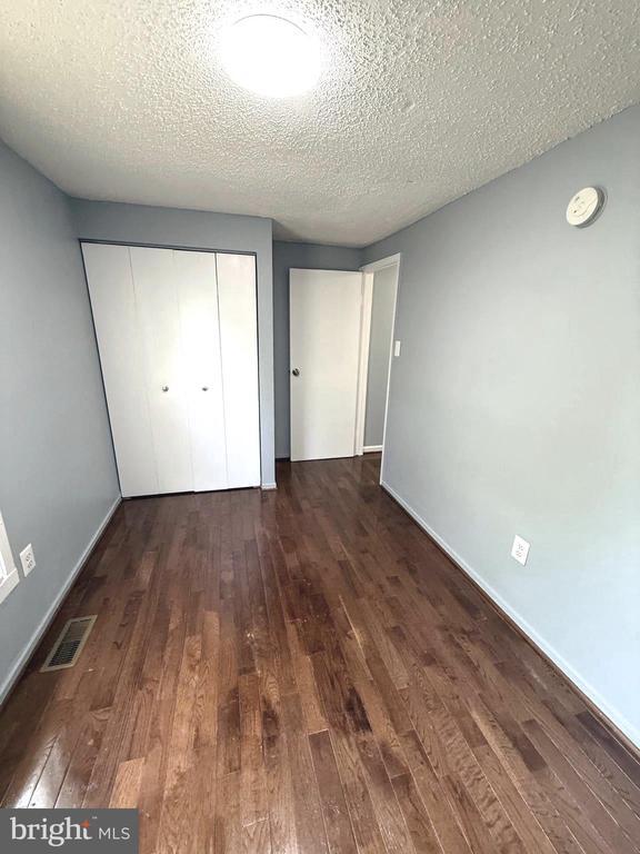 Building Photo - 1754 Abbotston St