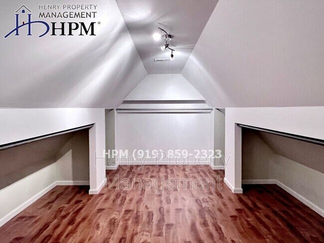 Building Photo - 4301 Ellinwood Dr