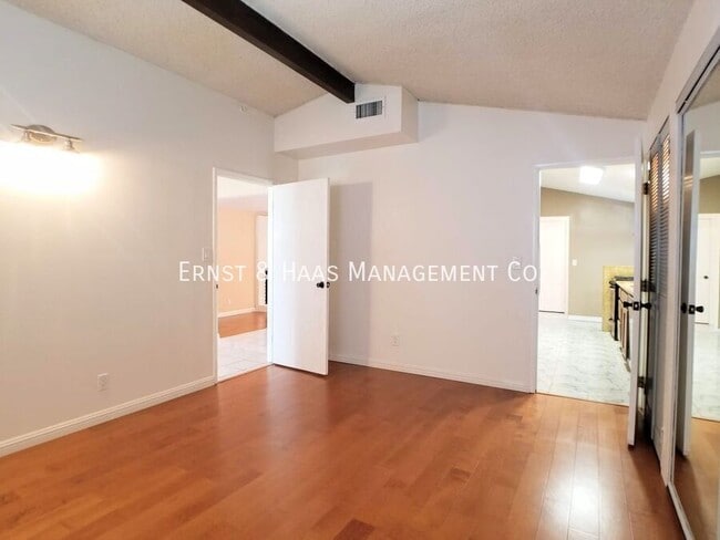 Building Photo - 3310 E Curry St