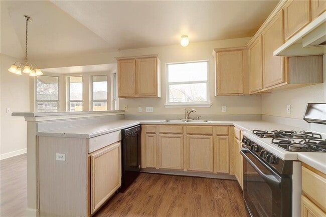Building Photo - 202 Quail Cir