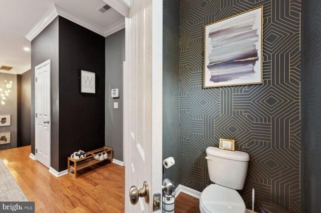 Building Photo - 401 Woodcrest Dr SE