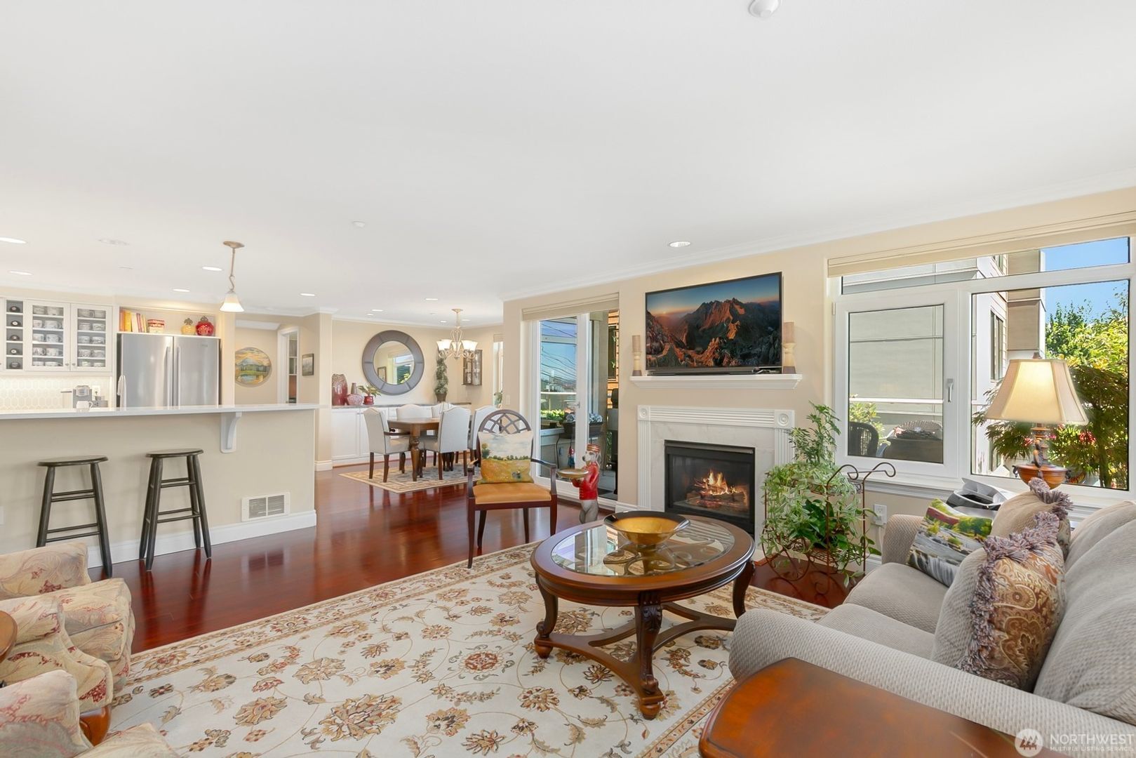 Building Photo - Luxury spacious unit with partial downtown view in Magnolia