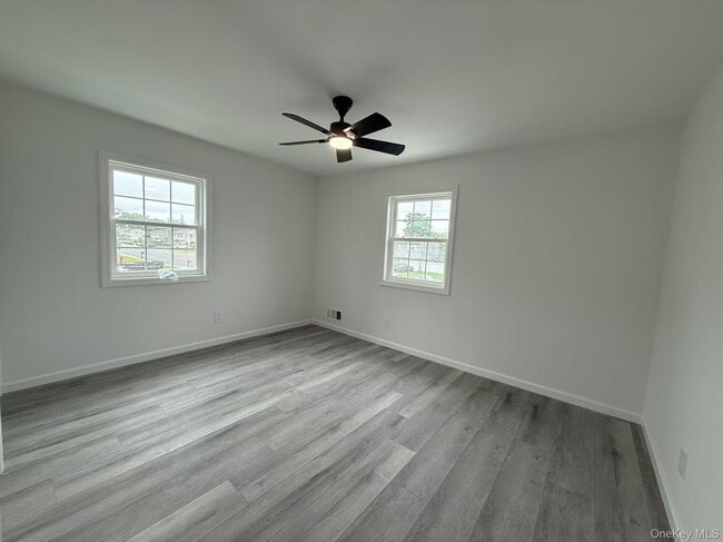 Building Photo - 495 Hawkins Rd