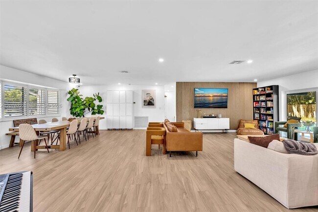 Building Photo - 101 SW 75th Ave