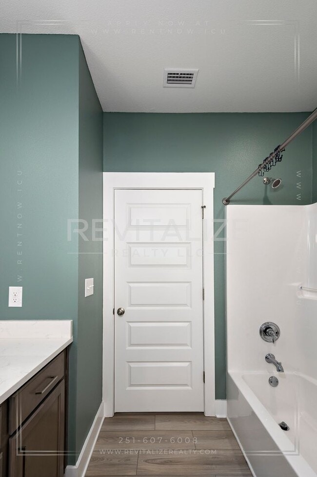 Building Photo - Charming Gold Fortified Home in Live Oak Estates – Near Downtown Fairhope!