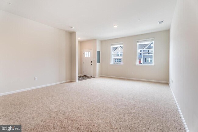 Building Photo - 846 Derwent Ln