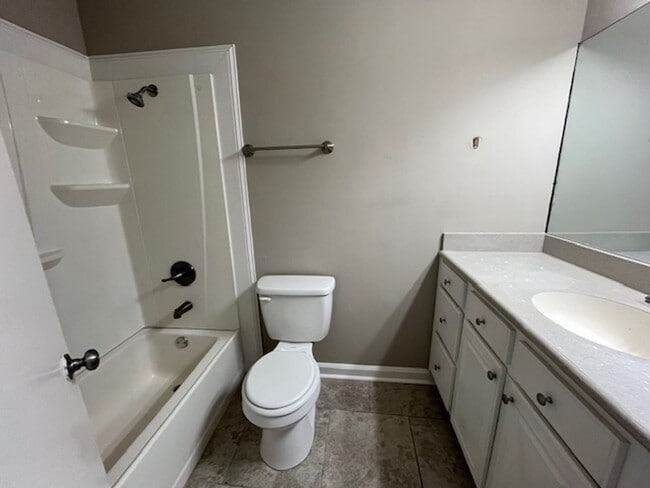 Building Photo - Renovated 3 Bedroom 2 Bath Home for Rent w...
