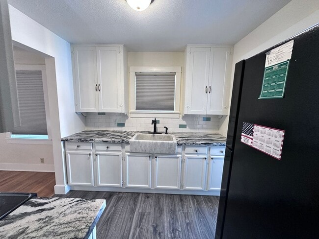 Building Photo - 536 14th St