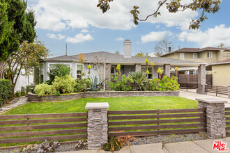 Building Photo - 2675 Greenfield Ave