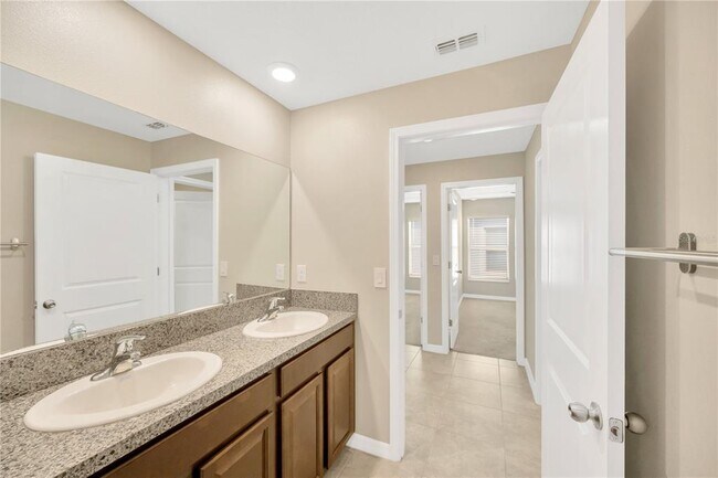 Building Photo - 10207 Cakebread Ln