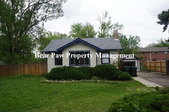 Building Photo - Cute Bungalow in Established Lakewood Neighborhood!