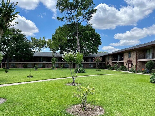 Building Photo - 7600 Burgoyne Dr.