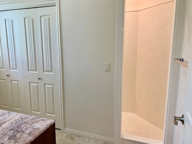 Building Photo - 2276 Greystone Dr