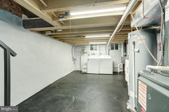 Building Photo - 2643 N Mascher St