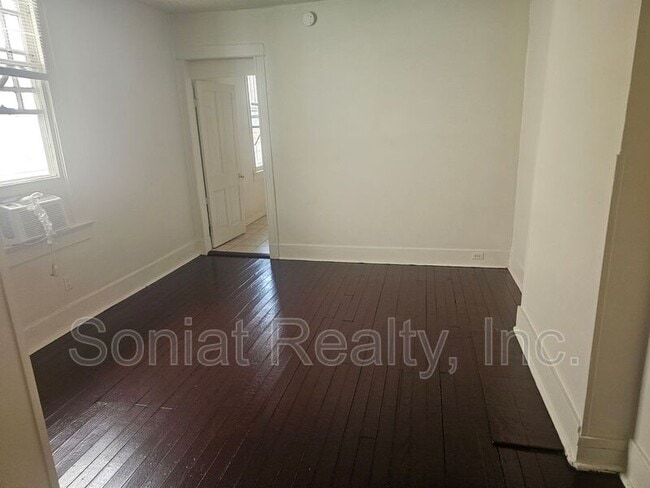 Building Photo - 3011 Iberville St