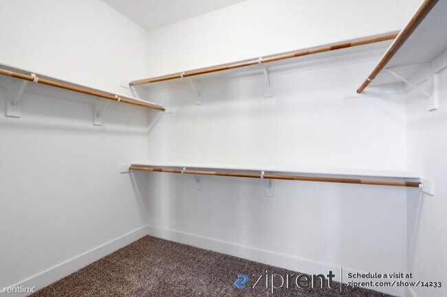 Building Photo - 4 br, 3 bath House - 1125 Berkshire Dr, La...