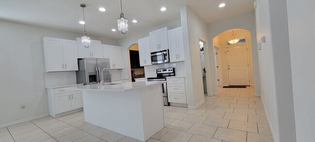 Building Photo - 2391 Beacon Landing Cir