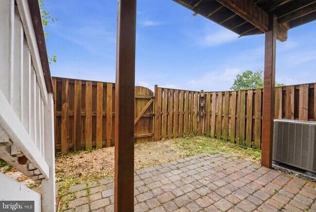 Building Photo - 15058 Danehurst Cir