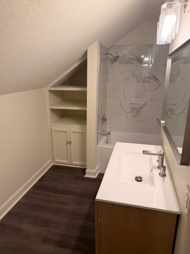 Building Photo - 1213 N 32nd Ave