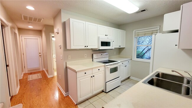 Building Photo - 123 Perkins Pl