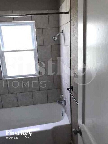 Building Photo - 9058 E 66 Terrace