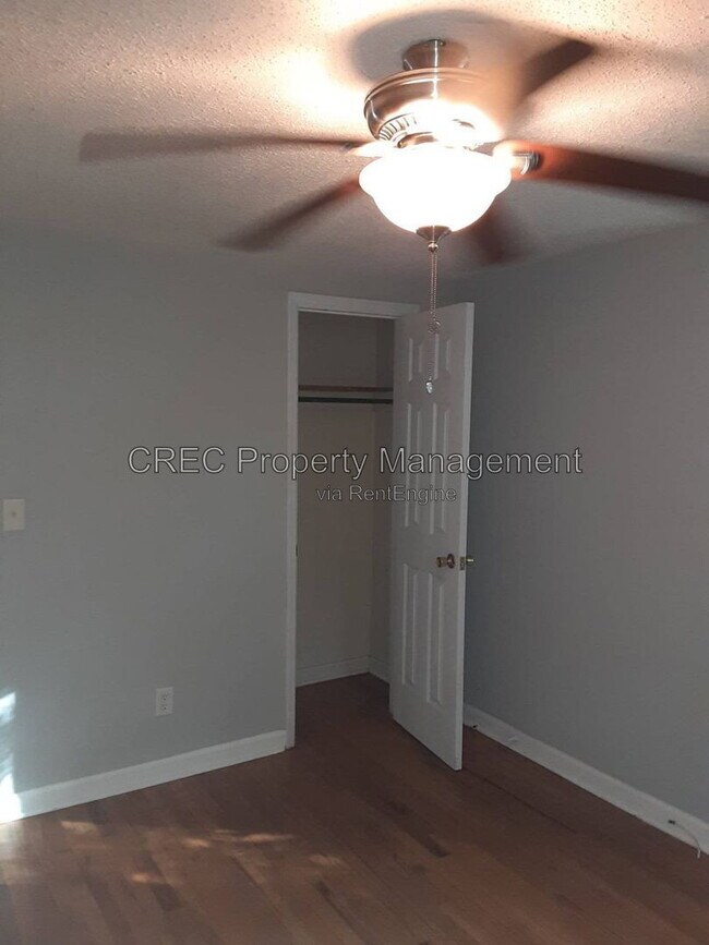Building Photo - 1519 Balsam St