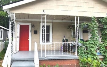 Building Photo - 66 Chester Ave SE