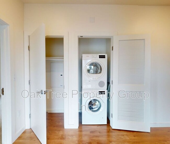 Building Photo - 532 Union St