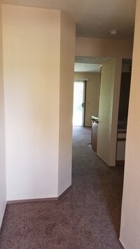 Building Photo - 1 bedroom, unfurnished walk-in condo at Fa...