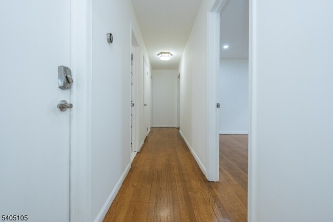 Building Photo - 36 E Henry St