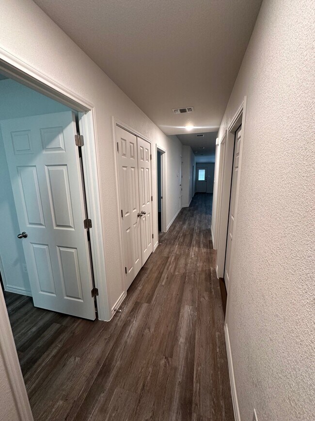 Building Photo - 5704 McGregor Ct