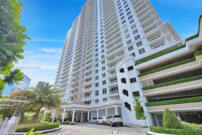 Building Photo - 801 Brickell Key Blvd