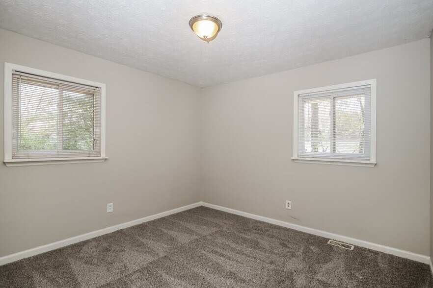Building Photo - 369 Windemere Way
