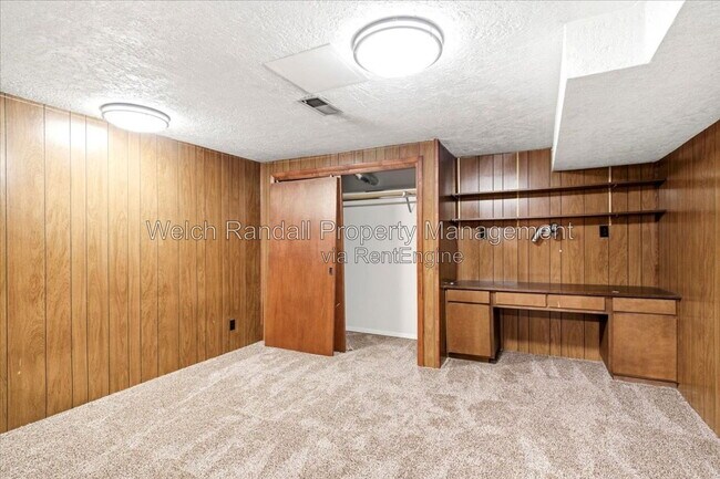 Building Photo - 5070 Doren Dr