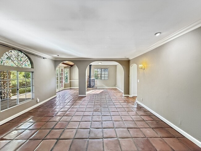 Building Photo - 3053 Quail Rd