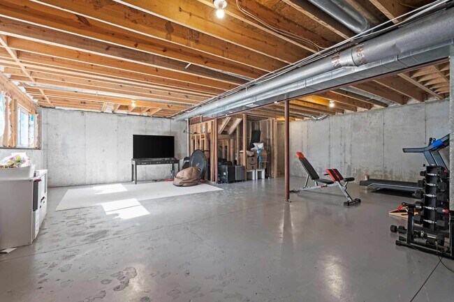 Building Photo - 1324 NE Country Ln