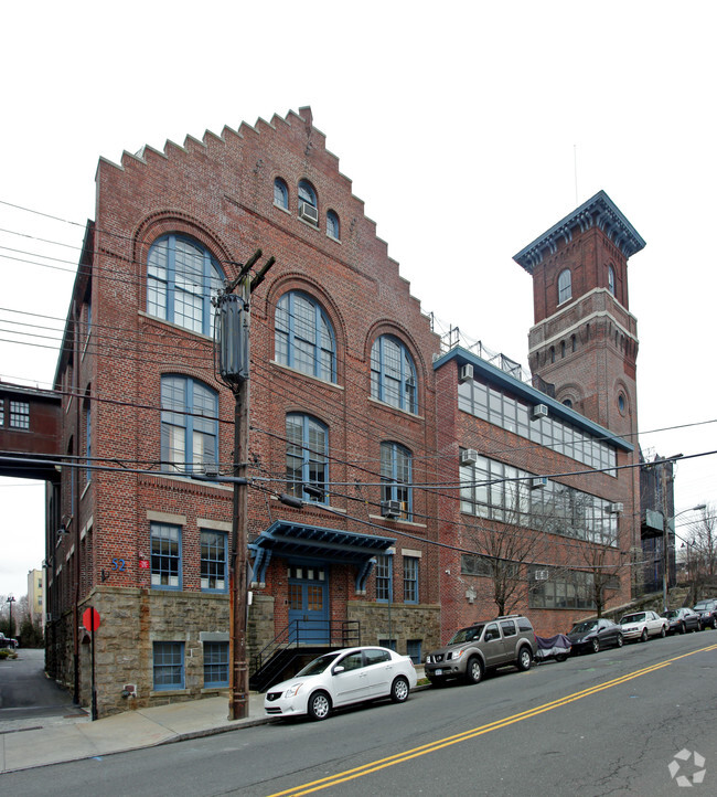 Primary Photo - 52 Webster Ave