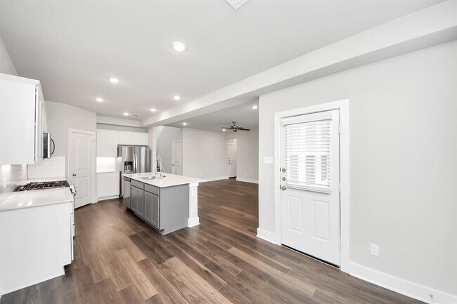 Building Photo - 10518 Moon Vly Ln