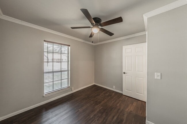 Building Photo - 2890 Elsinor Dr