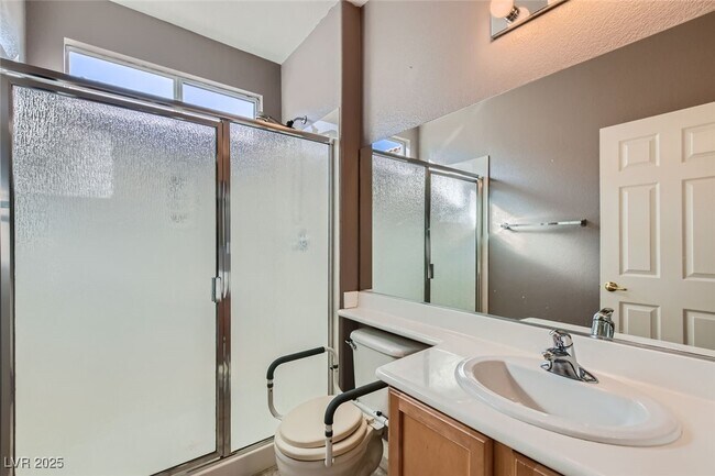 Building Photo - 6464 N Gentle Falls Ln