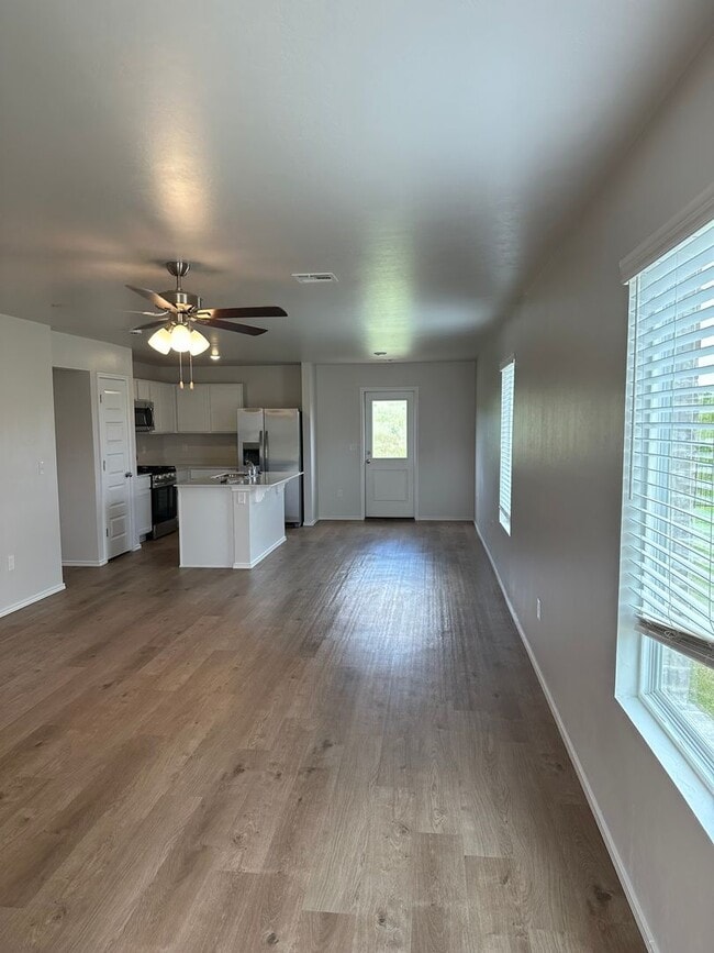 Building Photo - Pre-Leasing Now | Charming 3-Bedroom, 2-Bath Home in Yukon – Available Soon