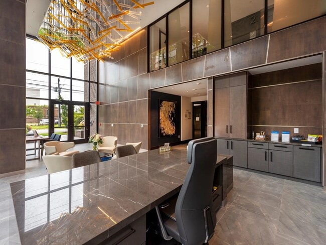 Building Photo - 510 W 20th St