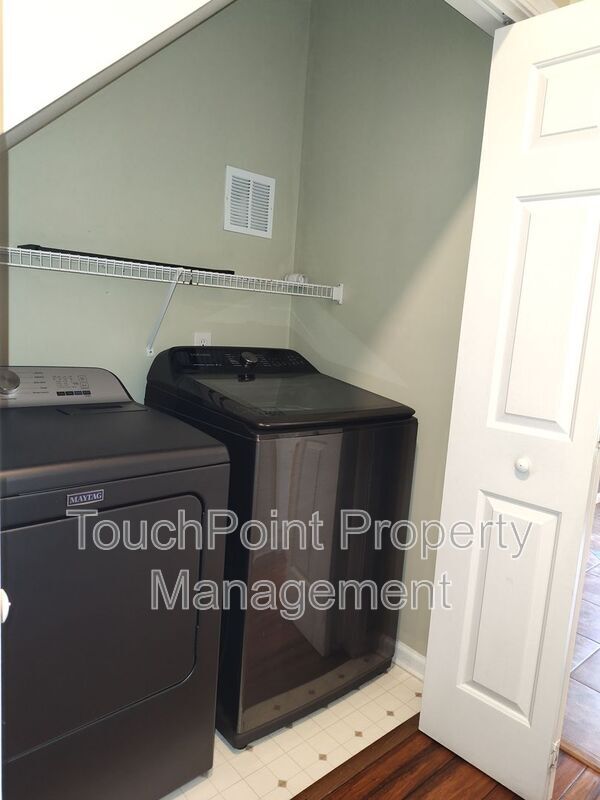 Building Photo - 9405 Mitchell Glen Dr