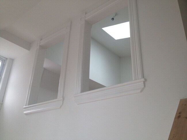 Building Photo - Pilsen 1248