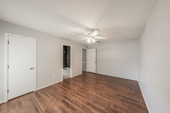 Building Photo - Charming Updated Home on Quiet Cul-de-Sac