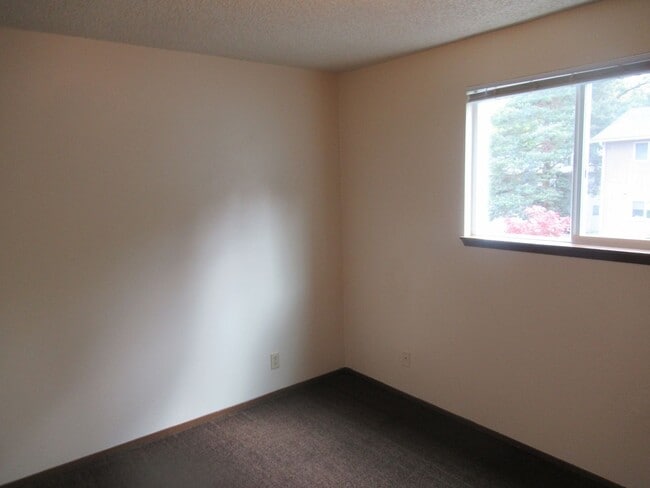 Building Photo - 3351 Willow Ct SE